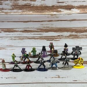 Marvel & Minecraft Die-Cast Metal 20-Pack Figurine Set by Jada Toys